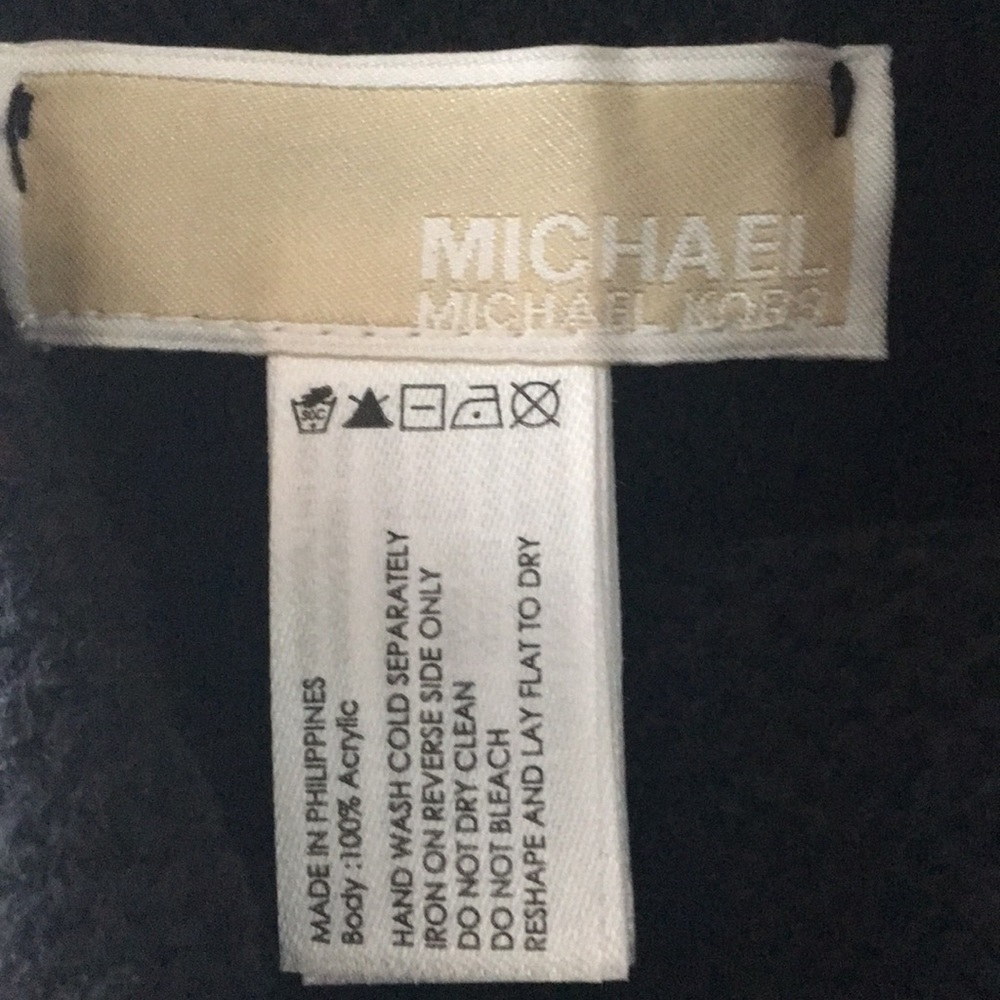 🆕Michael Kors Black Hat with (MK) in Silver studs - Picture 4 of 6